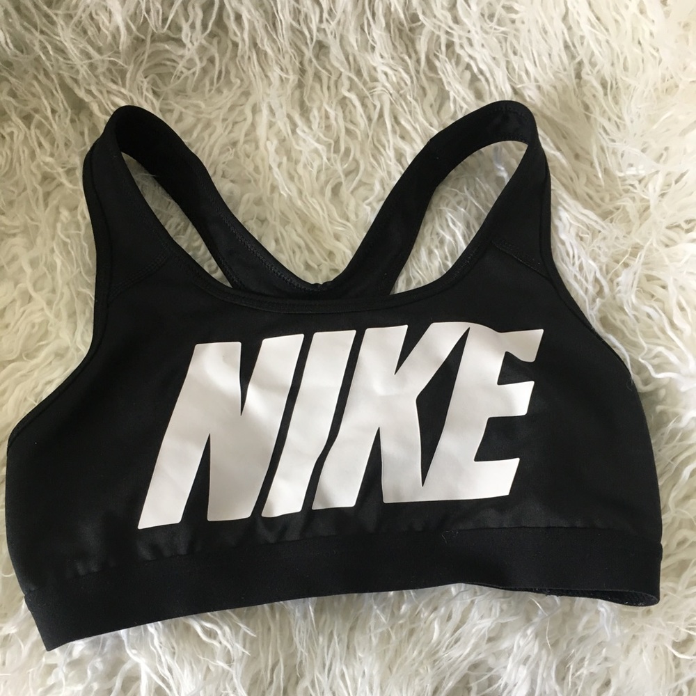 Black Nike sports bra size medium new